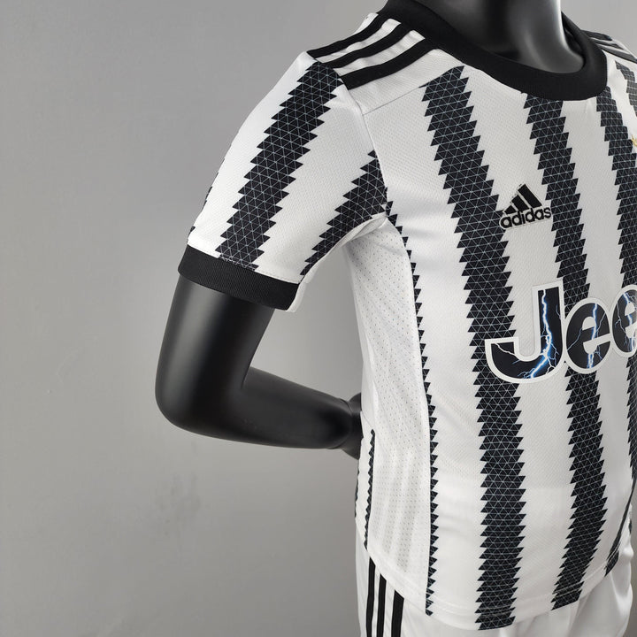 Conjunto Infantil Juventus 2022/23 - Home - ResPeita Sports 